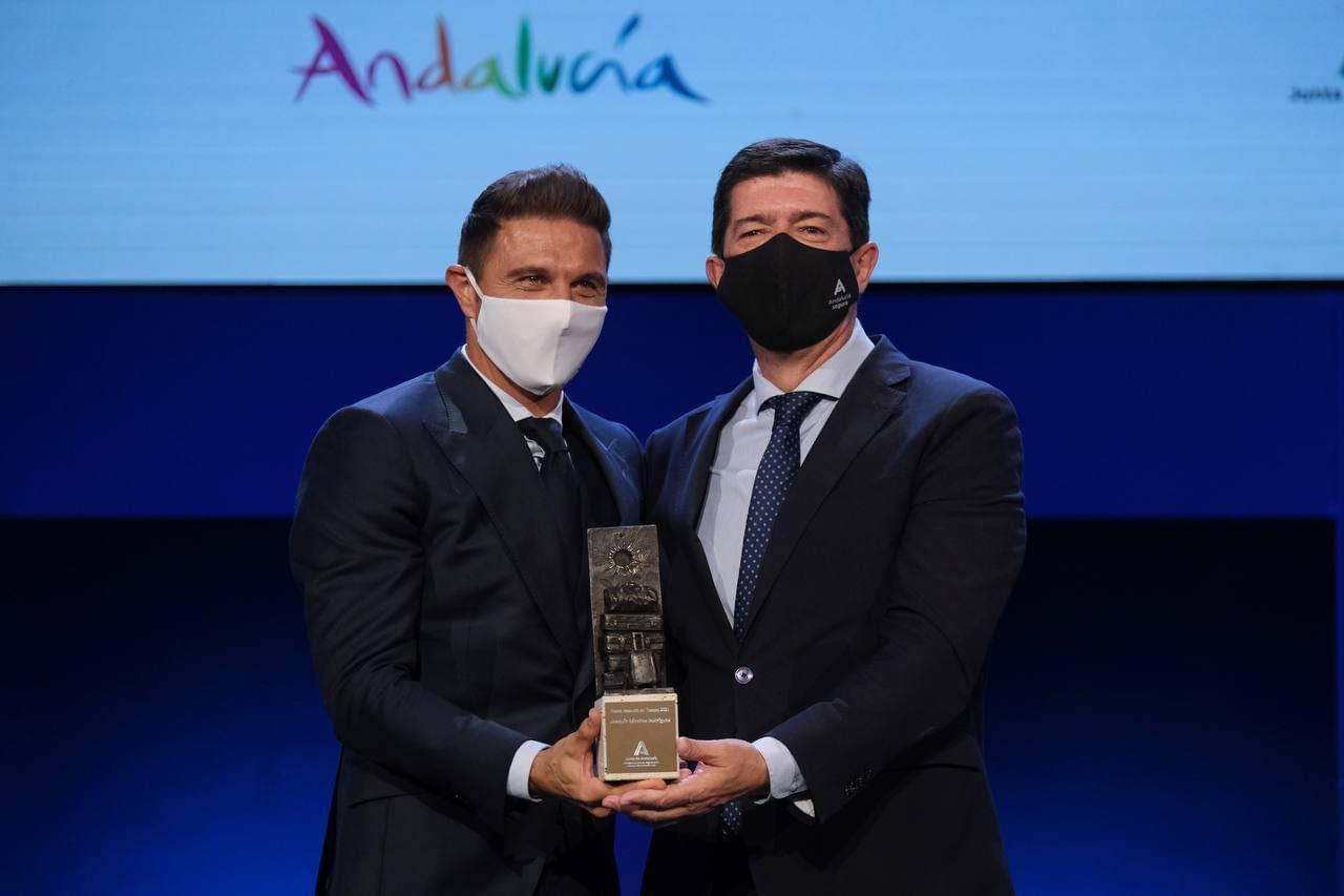 El futbolista portuense Joaquín Sánchez recibe el premio Embajador de Andalucía de Turismo