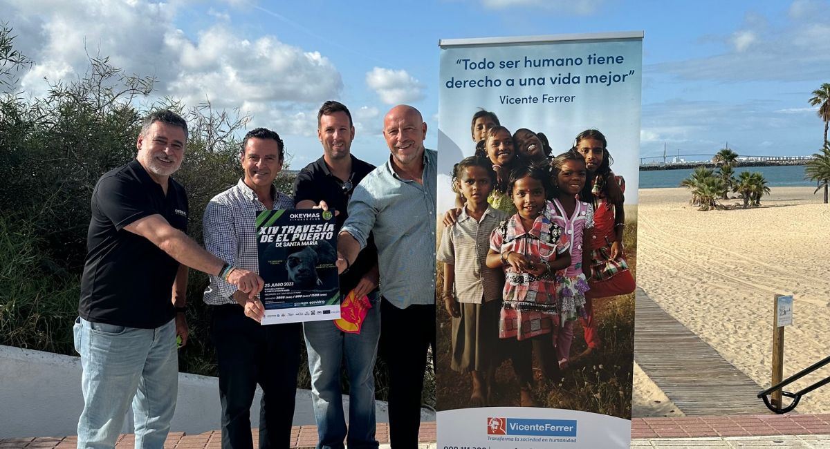 La Playa de La Puntilla acoge este domingo la XIV Travesía a Nado de El Puerto a beneficio de la Fundación Vicente Ferrer