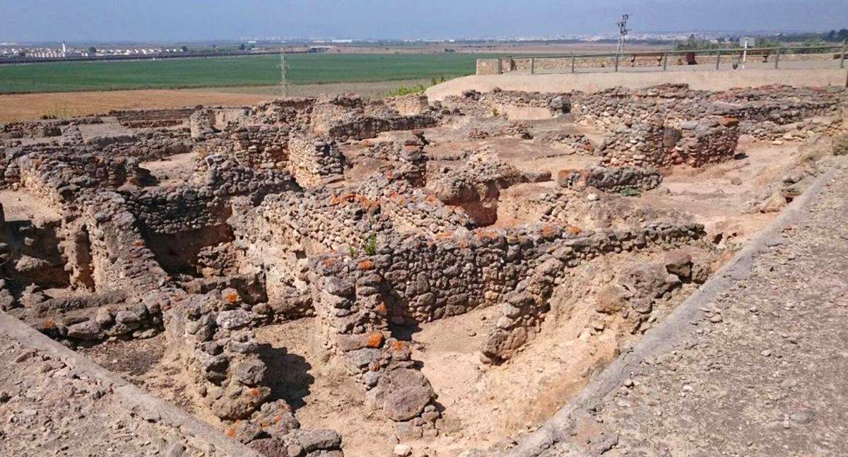 El Puerto impulsa un ciclo de conferencias y visitas para divulgar la singular trascendencia del yacimiento fenicio de la Sierra de San Cristóbal
